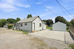 2917 S 67th St, Milwaukee, WI 53219 - Photo 17