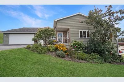 215  Watertower Cir, Iron Ridge, WI 53035 - Photo 39