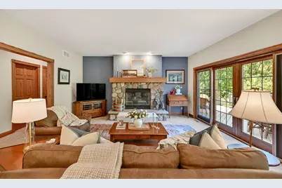 8510 W Hawthorne Rd, Mequon, WI 53097 - Photo 7