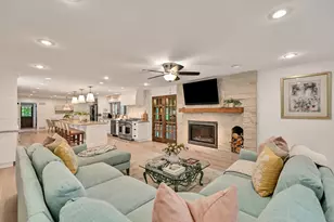 10270 N Range Line Ct, Mequon, WI 53092 - Photo 17