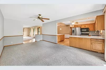 5625 S Monaco Pl, Hales Corners, WI 53130 - Photo 7