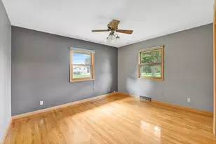 5625 S Monaco Pl, Hales Corners, WI 53130 - Photo 13