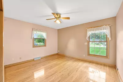 5625 S Monaco Pl, Hales Corners, WI 53130 - Photo 15