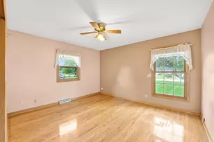 5625 S Monaco Pl, Hales Corners, WI 53130 - Photo 15