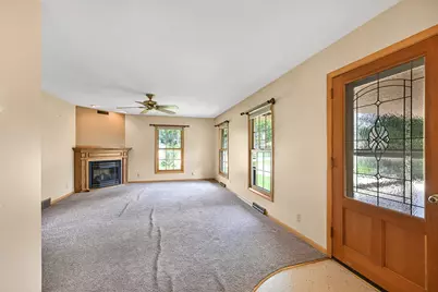 5625 S Monaco Pl, Hales Corners, WI 53130 - Photo 3