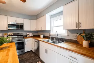 4917 N Mohawk Ave, Glendale, WI 53217 - Photo 9