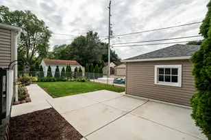 4917 N Mohawk Ave, Glendale, WI 53217 - Photo 23