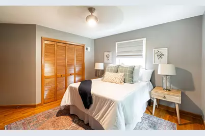 4917 N Mohawk Ave, Glendale, WI 53217 - Photo 15