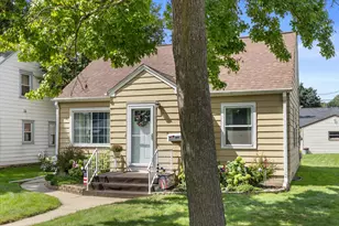 809 S 113th St, West Allis, WI 53214 - Photo 3
