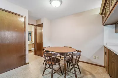 1745 S Carriage Ln, New Berlin, WI 53151 - Photo 7