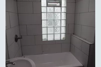 3922 N 19th Pl, Milwaukee, WI 53206 - Photo 15