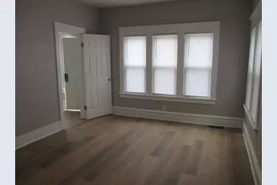 3922 N 19th Pl, Milwaukee, WI 53206 - Photo 11