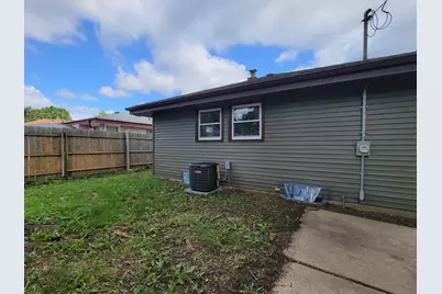 6925 N Darien St, Milwaukee, WI 53209 - Photo 29