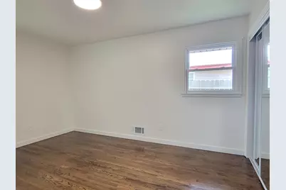 6925 N Darien St, Milwaukee, WI 53209 - Photo 17