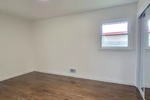 6925 N Darien St, Milwaukee, WI 53209 - Photo 17