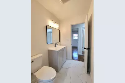 6925 N Darien St, Milwaukee, WI 53209 - Photo 15