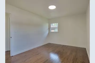 6925 N Darien St, Milwaukee, WI 53209 - Photo 15