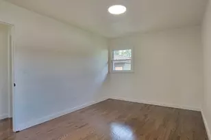 6925 N Darien St, Milwaukee, WI 53209 - Photo 15