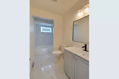 6925 N Darien St, Milwaukee, WI 53209 - Photo 13
