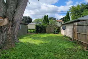 6925 N Darien St, Milwaukee, WI 53209 - Photo 29