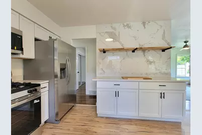 6925 N Darien St, Milwaukee, WI 53209 - Photo 9