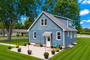 725 Lee Ct, Sparta, WI 54656 - Photo 1