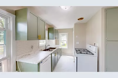 725  Lee Ct, Sparta, WI 54656 - Photo 5