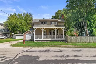 320 N 4th St, Palmyra, WI 53156 - Photo 1