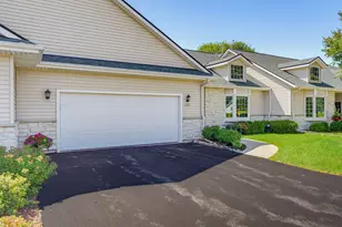 273 Cardinal Ln, Hartland, WI 53029 - Photo 3