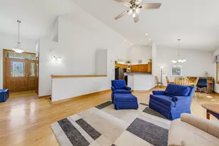 273 Cardinal Ln, Hartland, WI 53029 - Photo 5