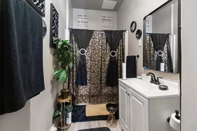 2829 W Juneau Ave #2831, Milwaukee, WI 53208 - Photo 11