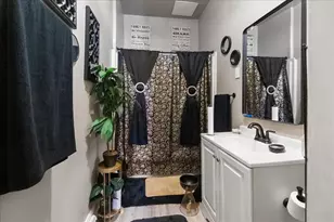 2829 W Juneau Ave, Milwaukee, WI 53208 - Photo 11