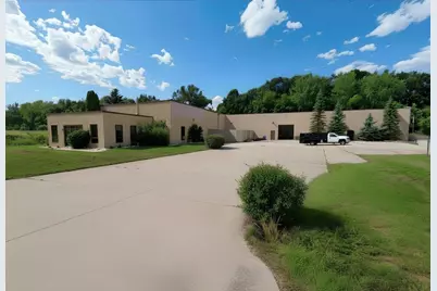 N60W15200  Bobolink Ave, Menomonee Falls, WI 53051 - Photo 1