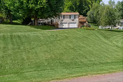 727  4th St, La Crescent, MN 55947 - Photo 3