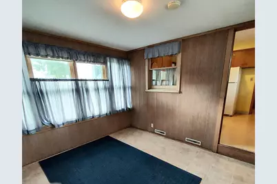 700 E Chateau Pl, Whitefish Bay, WI 53217 - Photo 11