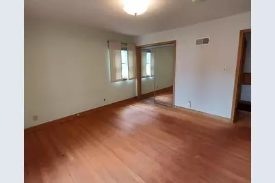 700 E Chateau Pl, Whitefish Bay, WI 53217 - Photo 15