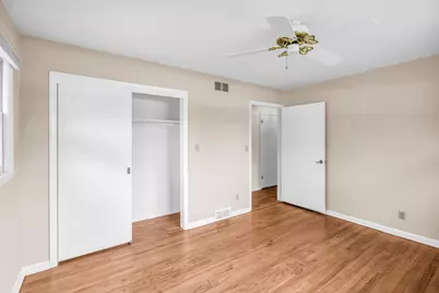 11240 N Valley Dr, Mequon, WI 53092 - Photo 13