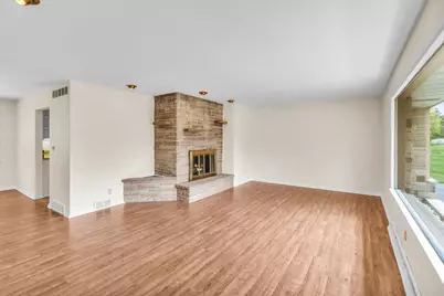 11240 N Valley Dr, Mequon, WI 53092 - Photo 3