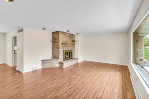 11240 N Valley Dr, Mequon, WI 53092 - Photo 3