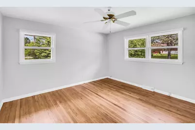 11240 N Valley Dr, Mequon, WI 53092 - Photo 15