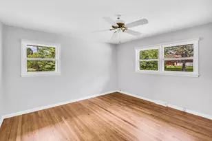 11240 N Valley Dr, Mequon, WI 53092 - Photo 15
