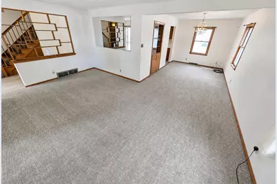 5943 N 72nd St, Milwaukee, WI 53218 - Photo 7