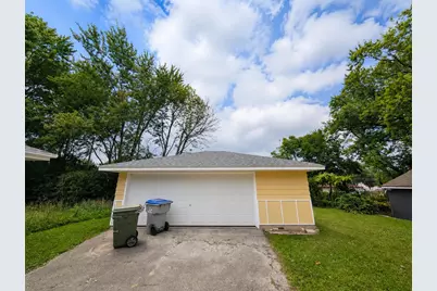 5943 N 72nd St, Milwaukee, WI 53218 - Photo 37