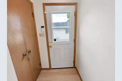 5943 N 72nd St, Milwaukee, WI 53218 - Photo 17