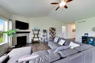 7884 Fredericksburg Ct, Bristol, WI 53104 - Photo 7