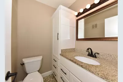 3935 S 84th St #4, Greenfield, WI 53228 - Photo 21