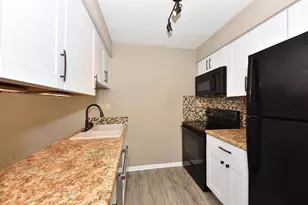 3935 S 84th St, Greenfield, WI 53228 - Photo 3