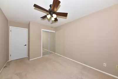3935 S 84th St #4, Greenfield, WI 53228 - Photo 17