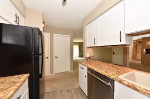 3935 S 84th St, Greenfield, WI 53228 - Photo 15