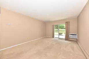 3935 S 84th St, Greenfield, WI 53228 - Photo 9